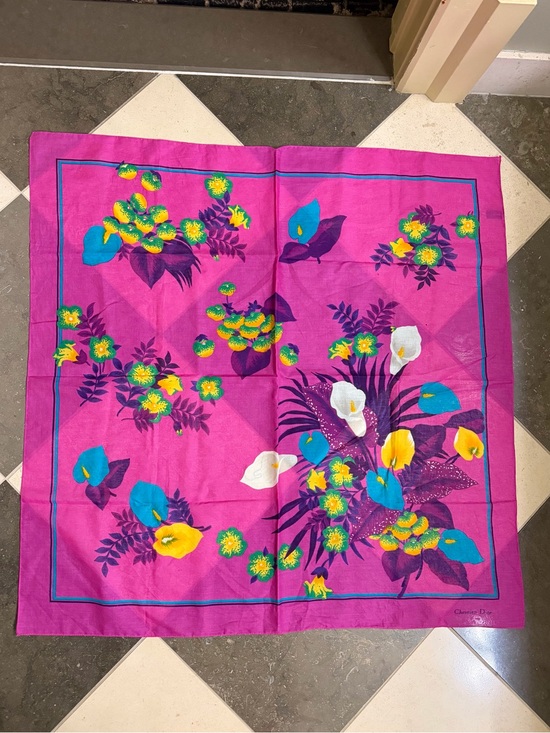 Dior Accessories - Vintage Christian Dior 30x30 Tropical Floral Scarf